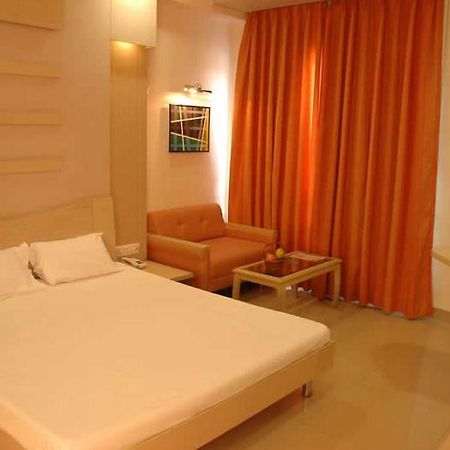 Hotel Apna Palace 印多尔 外观 照片